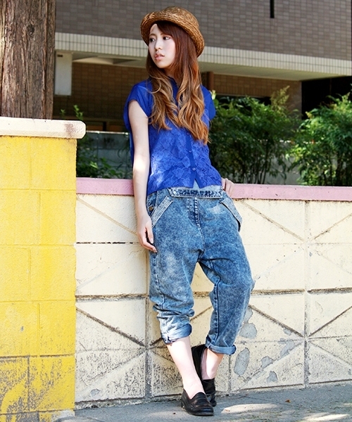 WEGO（ウィゴー）の「WEGO/デニムクロップドサロペット（サロペット/オーバーオール・レディース・ホワイト/インディゴブルー/ダークインディゴブルー・FREE）」の18枚目の写真