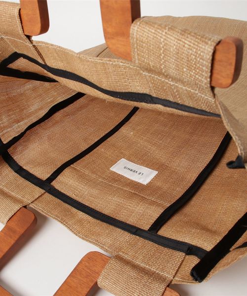 LE VERNIS（ル・ベルニ）の「LE VERNIS / アバカ ウッドハンドル トートバッグ（トートバッグ・レディース・ベージュ/パープル・FREE）」の3枚目の写真