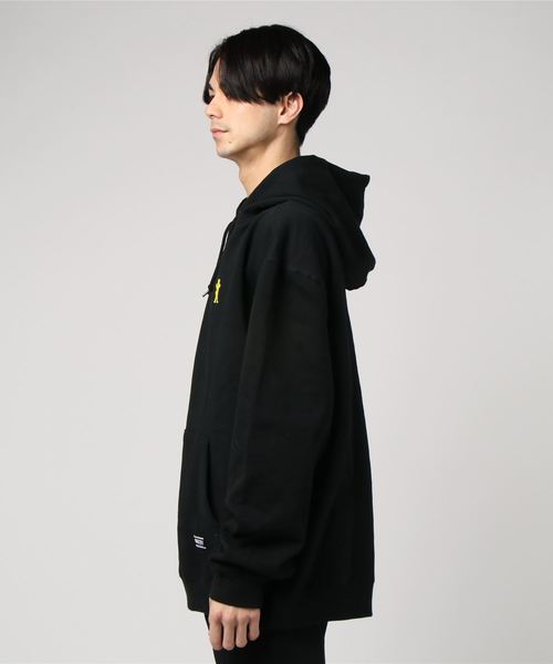 GRIZZLY（グリズリー）の「OG BEAR EMBROIDERED SWEAT PARKA（パーカー・メンズ・ブラック/バーガンディー/ブラック×イエロー/ピンク・MEDIUM/LARGE/X-LARGE/SMALL）」の5枚目の写真