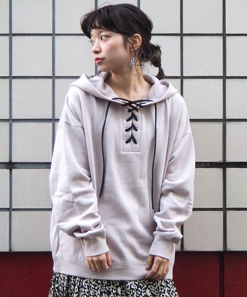 tiptop（ティップトップ）の「裏起毛レースアップBIGパーカー