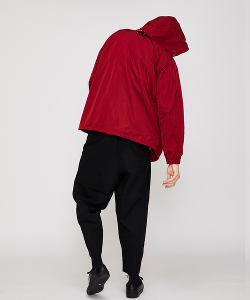 WHITE MOUNTAINEERING（ホワイトマウンテニアリング）の「【White Mountaineering】WM LOGO PRINTED HOODED COACH JACKET（ナイロンジャケット・メンズ・ブラック/バーガンディー・1/2/3）」の18枚目の写真