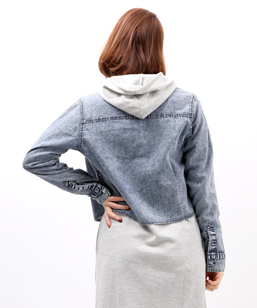 WEGO（ウィゴー）の「WEGO/デニムクロップドシャツ（シャツ/ブラウス・レディース・インディゴブルー/ライトインディゴブルー/その他1・FREE）」の11枚目の写真