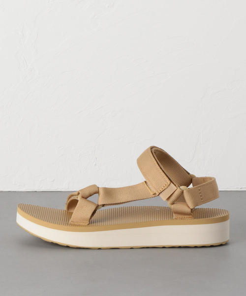 Teva（テバ）の「OC TEVA MID-F UNIVERSAL（サンダル・レディース・ブラック/ベージュ・6/8/7/5）」の4枚目の写真