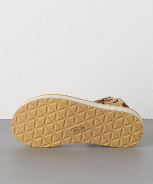 Teva（テバ）の「OC TEVA MID-F UNIVERSAL（サンダル・レディース・ブラック/ベージュ・6/8/7/5）」の6枚目の写真