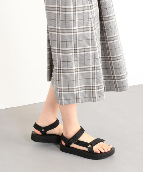 Teva（テバ）の「OC TEVA MID-F UNIVERSAL（サンダル・レディース・ブラック/ベージュ・6/8/7/5）」の11枚目の写真