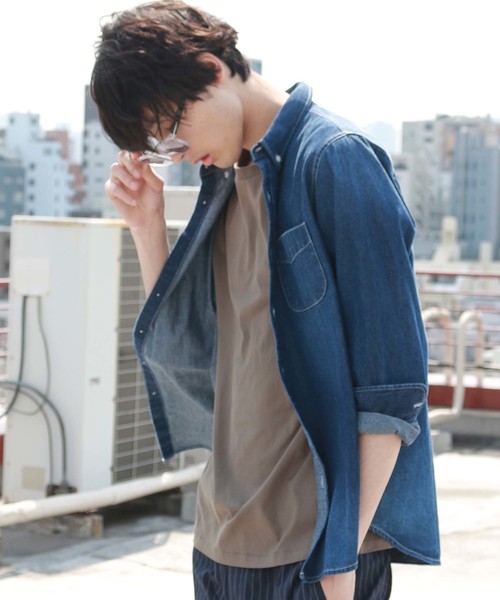 CRAFT STANDARD BOUTIQUE(クラフトスタンダードブティック)の「ボタンダウンデニムシャツ ☆○(シャツ/ブラウス・メンズ・ライトインディゴブルー/インディゴブルー・L/M)」の1枚目の写真