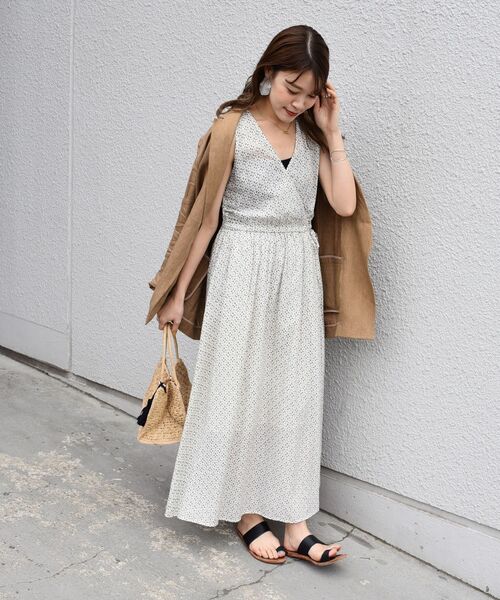 SHIPS(シップス)の「小紋プリントカシュクールワンピース◇(ワンピース・レディース・ライトブルー/ナチュラル・ONE SIZE)」の9枚目の写真