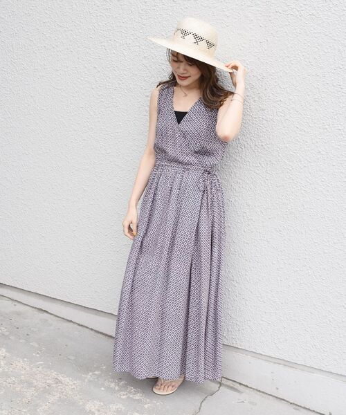 SHIPS(シップス)の「小紋プリントカシュクールワンピース◇(ワンピース・レディース・ライトブルー/ナチュラル・ONE SIZE)」の5枚目の写真