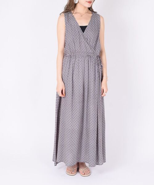 SHIPS(シップス)の「小紋プリントカシュクールワンピース◇(ワンピース・レディース・ライトブルー/ナチュラル・ONE SIZE)」の18枚目の写真