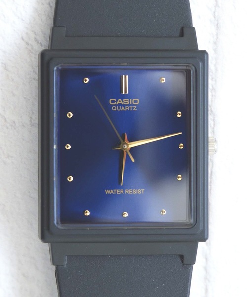 CASIO（カシオ）の「CASIO カシオ MQ-38:カシオ スクエアフェイス クォーツ 腕時計（アナログ腕時計・レディース・ブラック/ブラック×ホワイト/ブラック×ブルー/ブラック×シルバー/ブラック×ゴールド・FREE）」の3枚目の写真