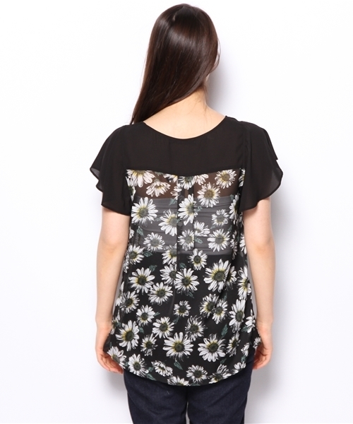 VICKY（ビッキー）の「【美人百花5月号掲載】マーガレット柄袖フリルプルオーバー（シャツ/ブラウス・レディース・ホワイト系その他/ブラック系その他・M）」の8枚目の写真