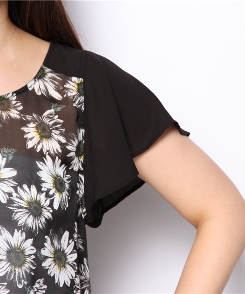 VICKY（ビッキー）の「【美人百花5月号掲載】マーガレット柄袖フリルプルオーバー（シャツ/ブラウス・レディース・ホワイト系その他/ブラック系その他・M）」の4枚目の写真