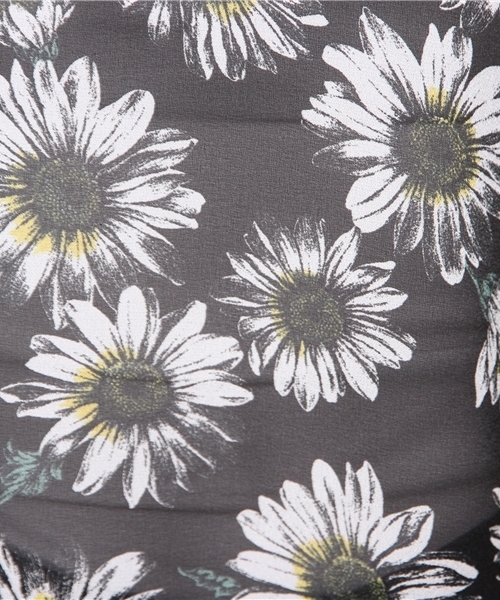 VICKY（ビッキー）の「【美人百花5月号掲載】マーガレット柄袖フリルプルオーバー（シャツ/ブラウス・レディース・ホワイト系その他/ブラック系その他・M）」の5枚目の写真