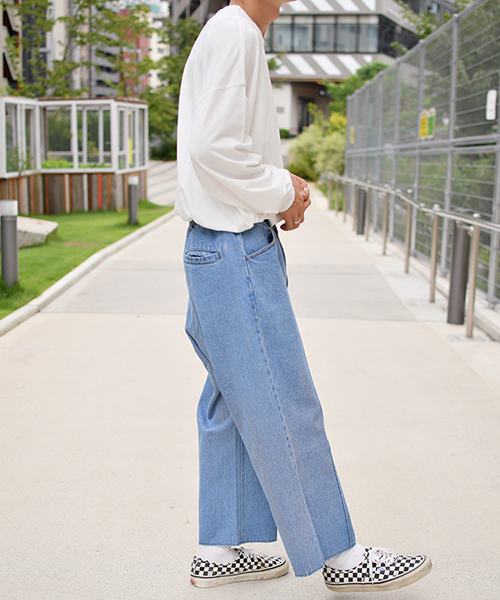 kutir（クティール）の「センタータックバルーンデニムパンツ（その他パンツ・メンズ・サックスブルー/インディゴブルー・SMALL/MEDIUM/LARGE）」の4枚目の写真