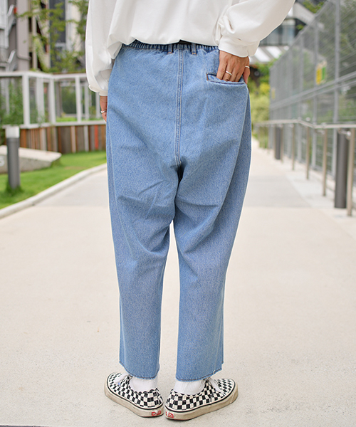 kutir（クティール）の「センタータックバルーンデニムパンツ（その他パンツ・メンズ・サックスブルー/インディゴブルー・SMALL/MEDIUM/LARGE）」の8枚目の写真