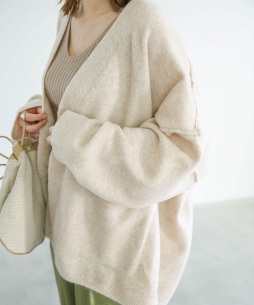 select MOCA（セレクトモカ）の「リンギングオーバーシルエットニットカーディガン/シンプルミドル丈ルーズカーディガン（カーディガン/ボレロ・レディース・ベージュ/ヘザーグレー・FREE）」の21枚目の写真