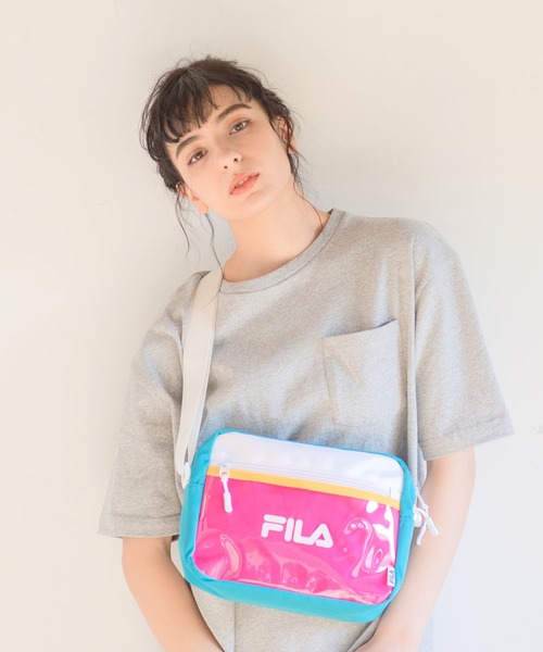 FILA(フィラ)の「【FILA/フィラ】クリアポケットスクエアショルダー(ショルダーバッグ・レディース・ブラック/ブラック×パープル/ホワイト×イエロー/マルチ・FREE)」の1枚目の写真
