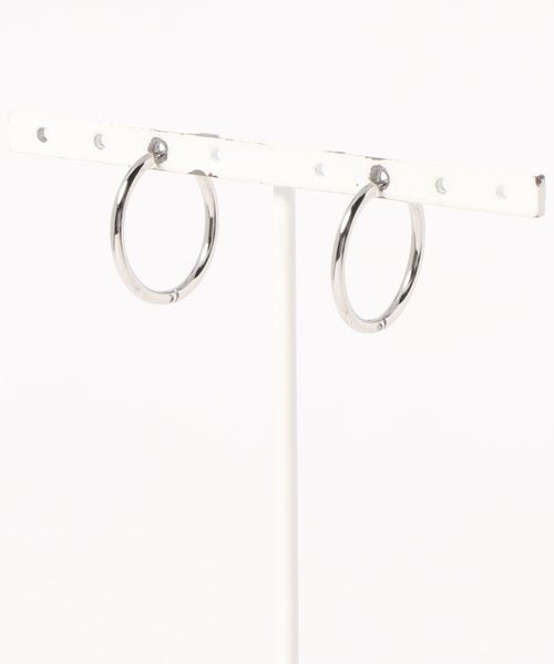 B.I.D.(ビーアイディー)の「《ステンレス》22mmフープピアス(ピアス(両耳用)・レディース・ブラック/シルバー/ゴールド・FREE)」の6枚目の写真