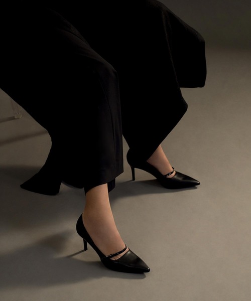 CHARLES & KEITH(チャールズ & キース)の「メリージェーン スティレットヒールパンプス / Mary Jane Stiletto Heel Pumps(パンプス・レディース・ブラック/ベージュ・22.5cm/23cm/23.5cm/24.5cm/25cm/25.5cm)」の5枚目の写真