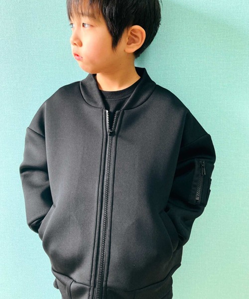 THE CASUAL（カジュアル）の「ビッグシルエット MA-1 ジャケット サンドイッチダンボール キッズ（MA-1・キッズ・カーキ/ベージュ/ブラック/ネイビー・150cm/110cm/140cm/120cm/160cm/130cm）」の2枚目の写真