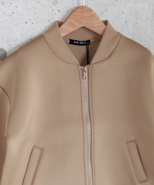 THE CASUAL（カジュアル）の「ビッグシルエット MA-1 ジャケット サンドイッチダンボール キッズ（MA-1・キッズ・カーキ/ベージュ/ブラック/ネイビー・150cm/110cm/140cm/120cm/160cm/130cm）」の8枚目の写真