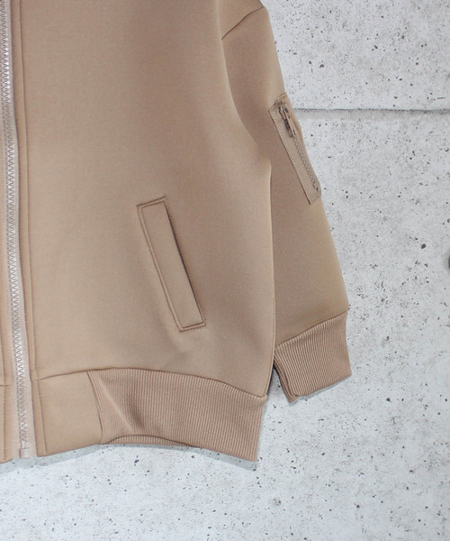 THE CASUAL（カジュアル）の「ビッグシルエット MA-1 ジャケット サンドイッチダンボール キッズ（MA-1・キッズ・カーキ/ベージュ/ブラック/ネイビー・150cm/110cm/140cm/120cm/160cm/130cm）」の7枚目の写真