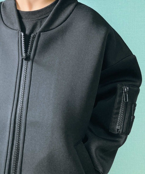 THE CASUAL（カジュアル）の「ビッグシルエット MA-1 ジャケット サンドイッチダンボール キッズ（MA-1・キッズ・カーキ/ベージュ/ブラック/ネイビー・150cm/110cm/140cm/120cm/160cm/130cm）」の11枚目の写真