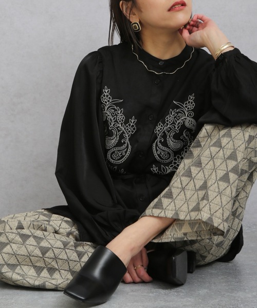 ap retro（アプレトロ）の「刺繍バンドカラーロングシャツ【ZOZOTOWN限定商品】（シャツ/ブラウス・レディース・ブラック/アイボリー/グリーン系その他・FREE）」の19枚目の写真