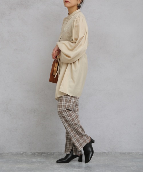 ap retro（アプレトロ）の「刺繍バンドカラーロングシャツ【ZOZOTOWN限定商品】（シャツ/ブラウス・レディース・ブラック/アイボリー/グリーン系その他・FREE）」の17枚目の写真