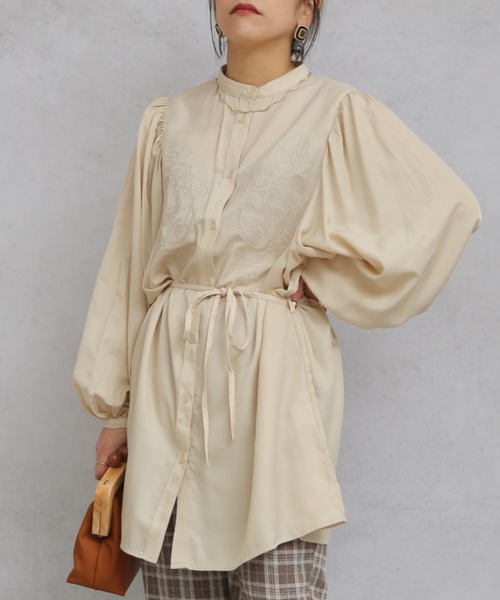 ap retro（アプレトロ）の「刺繍バンドカラーロングシャツ【ZOZOTOWN限定商品】（シャツ/ブラウス・レディース・ブラック/アイボリー/グリーン系その他・FREE）」の5枚目の写真