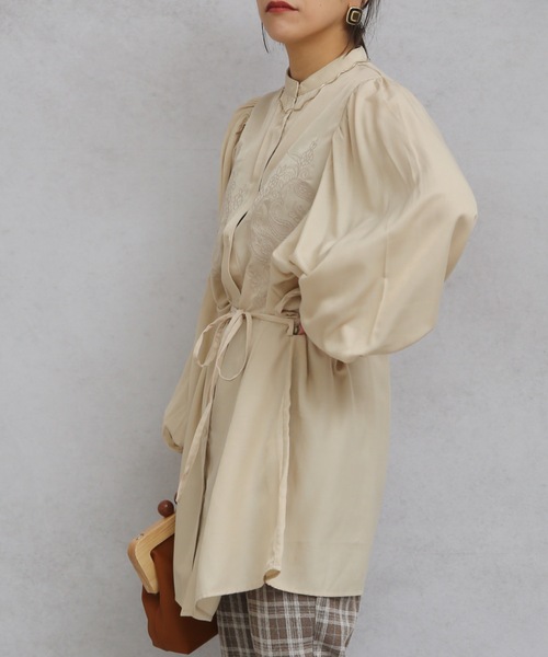 ap retro（アプレトロ）の「刺繍バンドカラーロングシャツ【ZOZOTOWN限定商品】（シャツ/ブラウス・レディース・ブラック/アイボリー/グリーン系その他・FREE）」の8枚目の写真