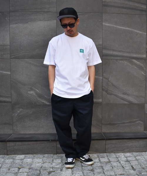 DOUBLE STEAL（ダブルスティール）の「mini BOX LOGO　半袖Tシャツ（Tシャツ/カットソー・メンズ・サンドベージュ/ホワイト×ブラック/ブラック系その他/ベージュ系その他/ホワイト×エメラルドグリーン/ブラック系その他2・MEDIUM/LARGE/X-LARGE/XX-LARGE）」の3枚目の写真