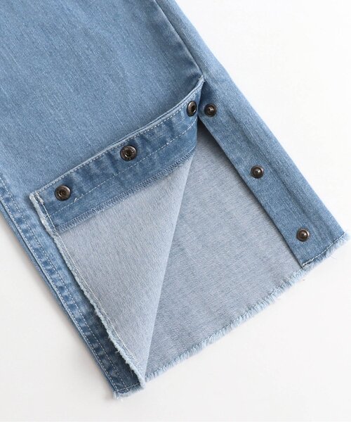 Otonato（オトナト）の「フレアデニムパンツ_ママ【親子でおそろいリンクコーデ】（その他パンツ・キッズ・ネイビー/サックスブルー・MEDIUM）」の6枚目の写真