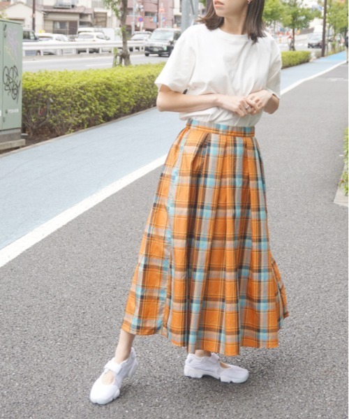 AZUL ENCANTO(アズールエンカント)の「マドラスチェック ボリュームタックロングスカート(スカート・レディース・ベージュ/オレンジ/ブルー・FREE)」の14枚目の写真