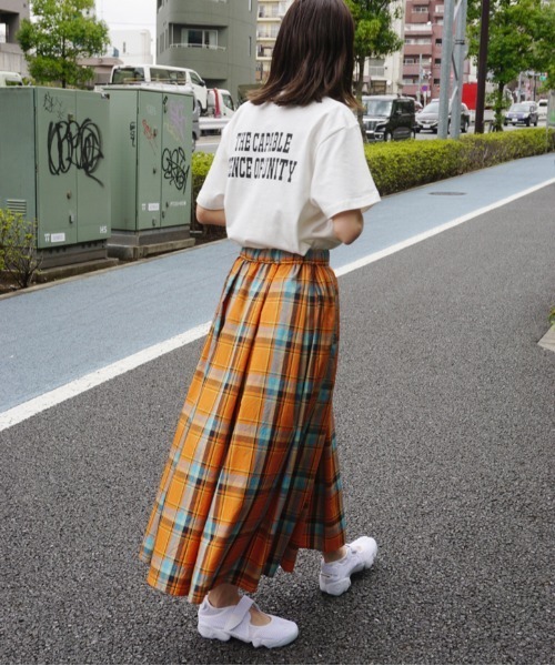 AZUL ENCANTO(アズールエンカント)の「マドラスチェック ボリュームタックロングスカート(スカート・レディース・ベージュ/オレンジ/ブルー・FREE)」の18枚目の写真