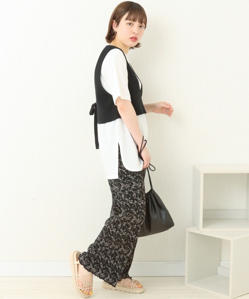libelle more(リベル モア)の「カットスムース 花柄クリスタルプリーツパンツ(その他パンツ・レディース・ブラック/オフホワイト・M/L)」の3枚目の写真