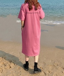 ロゴ刺繍ワンピース