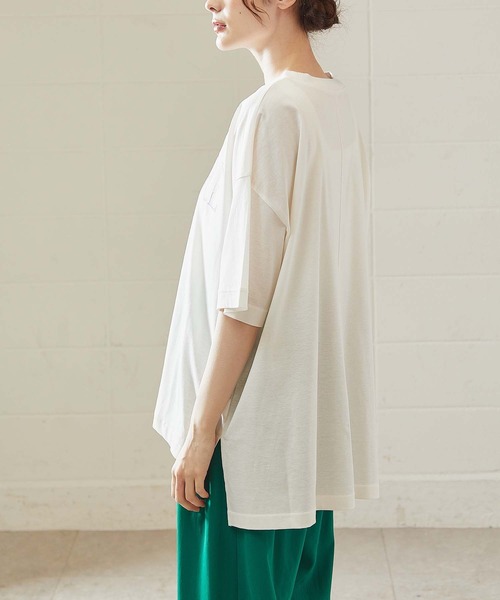 OUVRAGE CLASSE（ウヴラージュクラス）の「OVERTRUE ロゴＴ（Tシャツ/カットソー・レディース・チャコールグレー/オフホワイト・FREE）」の20枚目の写真