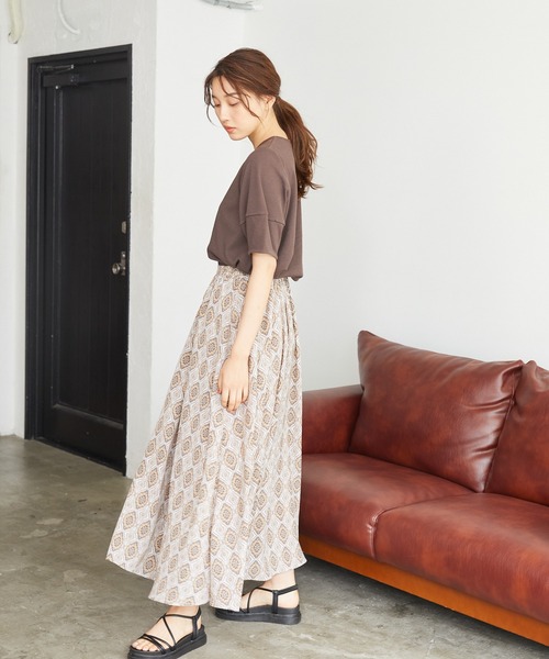 Rewde(ルゥデ)の「エスニックプリントマキシスカート(1R10-07217)(スカート・レディース・ベージュ/グレー・M)」の15枚目の写真