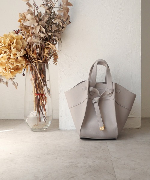 CURI BISCUI（キュリ　ビスキュイ）の「【CURIBISCUI】ベルトモチーフ ２WAYバッグ（ハンドバッグ・レディース・ブラック/グレー/モカ/ライトベージュ・FREE）」の3枚目の写真