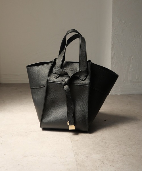 CURI BISCUI（キュリ　ビスキュイ）の「【CURIBISCUI】ベルトモチーフ ２WAYバッグ（ハンドバッグ・レディース・ブラック/グレー/モカ/ライトベージュ・FREE）」の2枚目の写真