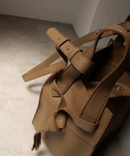 CURI BISCUI（キュリ　ビスキュイ）の「【CURIBISCUI】ベルトモチーフ ２WAYバッグ（ハンドバッグ・レディース・ブラック/グレー/モカ/ライトベージュ・FREE）」の11枚目の写真