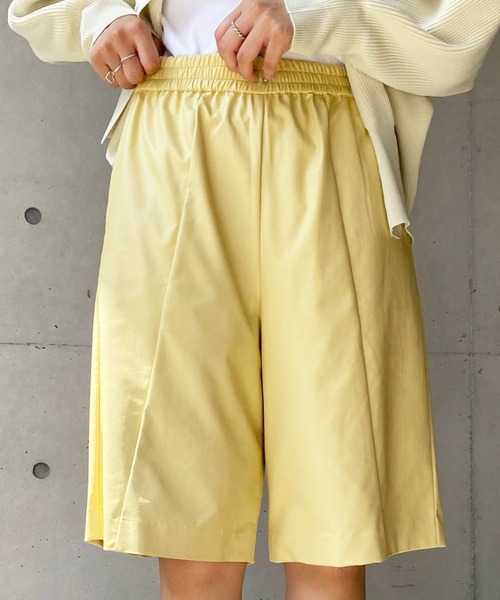 DouDou（ドゥドゥ）の「フェイクレザーハーフパンツ（その他パンツ・レディース・ベージュ/イエロー・FREE）」の4枚目の写真