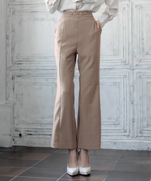 Julia Boutique（ジュリアブティック）の「ビット付きセンターシームフレアパンツ/21508（その他パンツ・レディース・ブラック/ベージュ/ライトベージュ/グリーン系・ONE）」の3枚目の写真