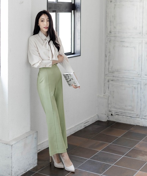 Julia Boutique（ジュリアブティック）の「ビット付きセンターシームフレアパンツ/21508（その他パンツ・レディース・ブラック/ベージュ/ライトベージュ/グリーン系・ONE）」の14枚目の写真