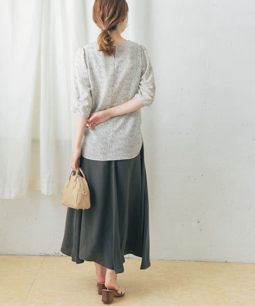 URBAN RESEARCH ROSSO(アーバンリサーチロッソ)の「アートドットスリーブタックブラウス(シャツ/ブラウス・レディース・ブラック/アイボリー・FREE)」の17枚目の写真