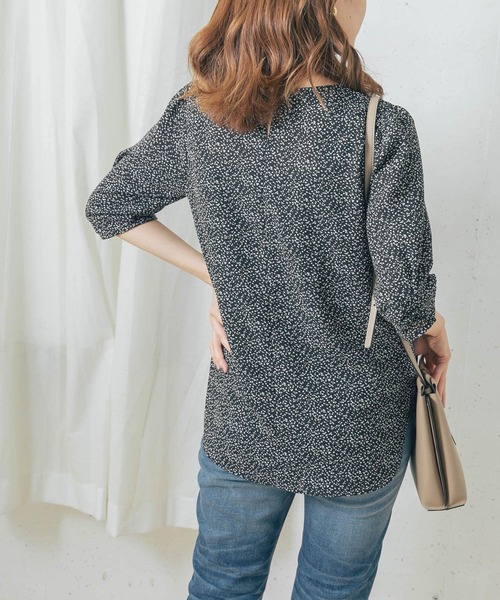 URBAN RESEARCH ROSSO(アーバンリサーチロッソ)の「アートドットスリーブタックブラウス(シャツ/ブラウス・レディース・ブラック/アイボリー・FREE)」の19枚目の写真