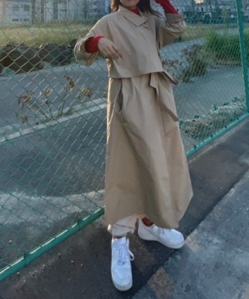 AZUL ENCANTO(アズールエンカント)の「スタンドカラーコート(トレンチコート・レディース・ベージュ/カーキ・FREE)」の2枚目の写真