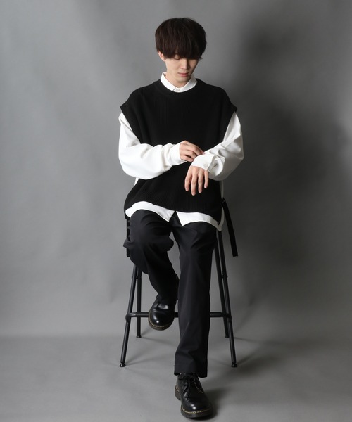 SITRY（シトリー）の「Side separate Knit vest/サイドセパレート ニットベスト（ベスト・メンズ・アイボリー/ブルーグレー/ブラック/グレイッシュベージュ/グリーン/テラコッタ/グレイッシュブルー/ダークブラック/グレー/イエロー・M/L）」の20枚目の写真