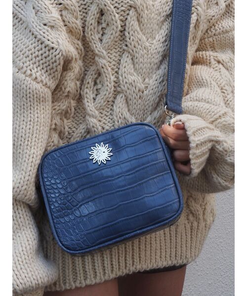 EVRIS（エヴリス）の「クロコボールチェーンミニショルダーバッグ（ショルダーバッグ・レディース・ホワイト/ブラック/ブルー/グリーン・FREE）」の4枚目の写真